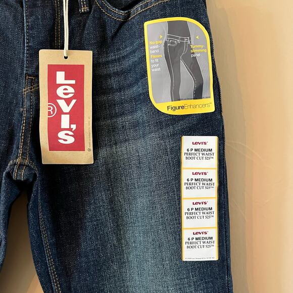 Levi's Women's Perfect Waist 525 Boot Cut Jeans: Size 6 Petite - Picture 1 of 6